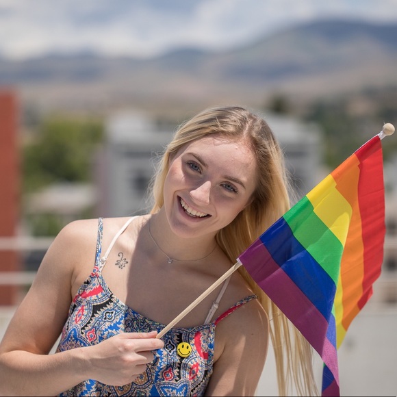 Meet your Posher, Madalyn - Picture 4 of 8